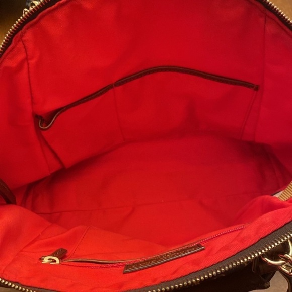 Dooney and Bourke Sutton Sydney Satchel purse. - Picture 10 of 15